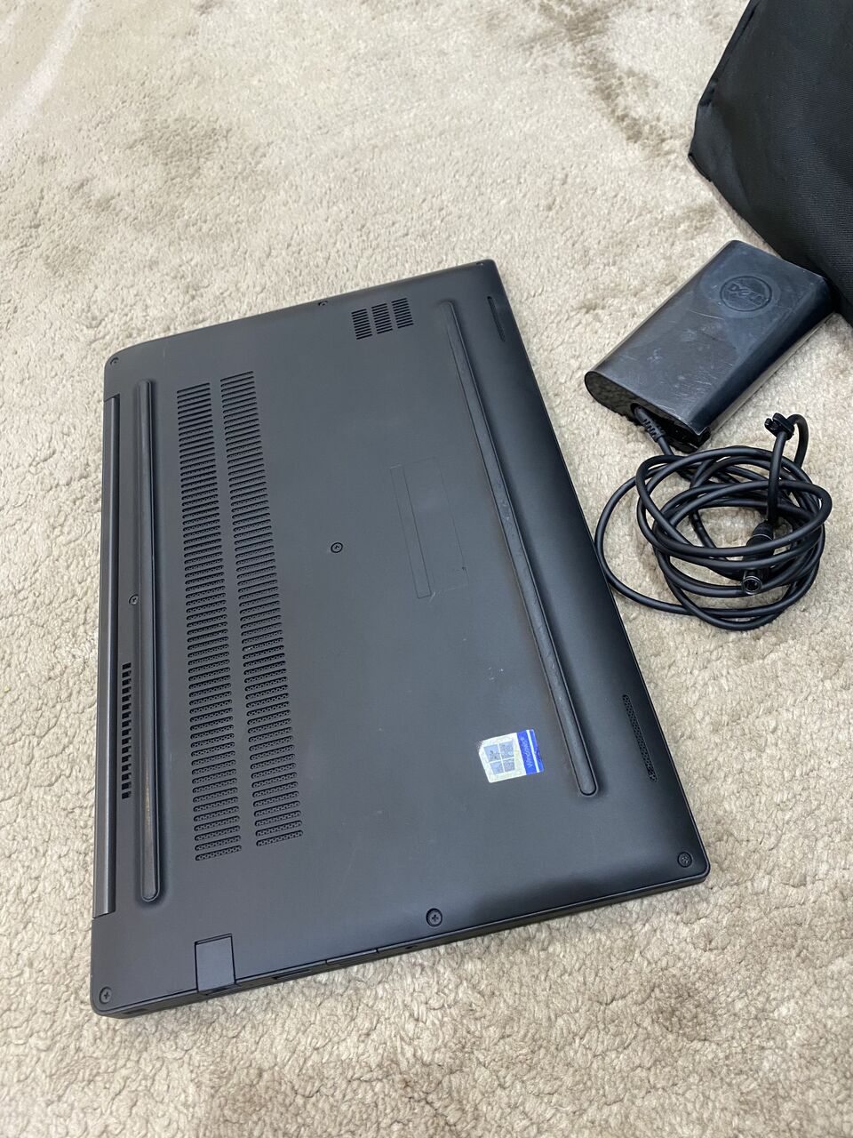 Riyadh, Computers, SAR 700,  Dell I7-2.90GHz,8GB,256GB,Screen 14&rdquo;Full HD,Original Charger