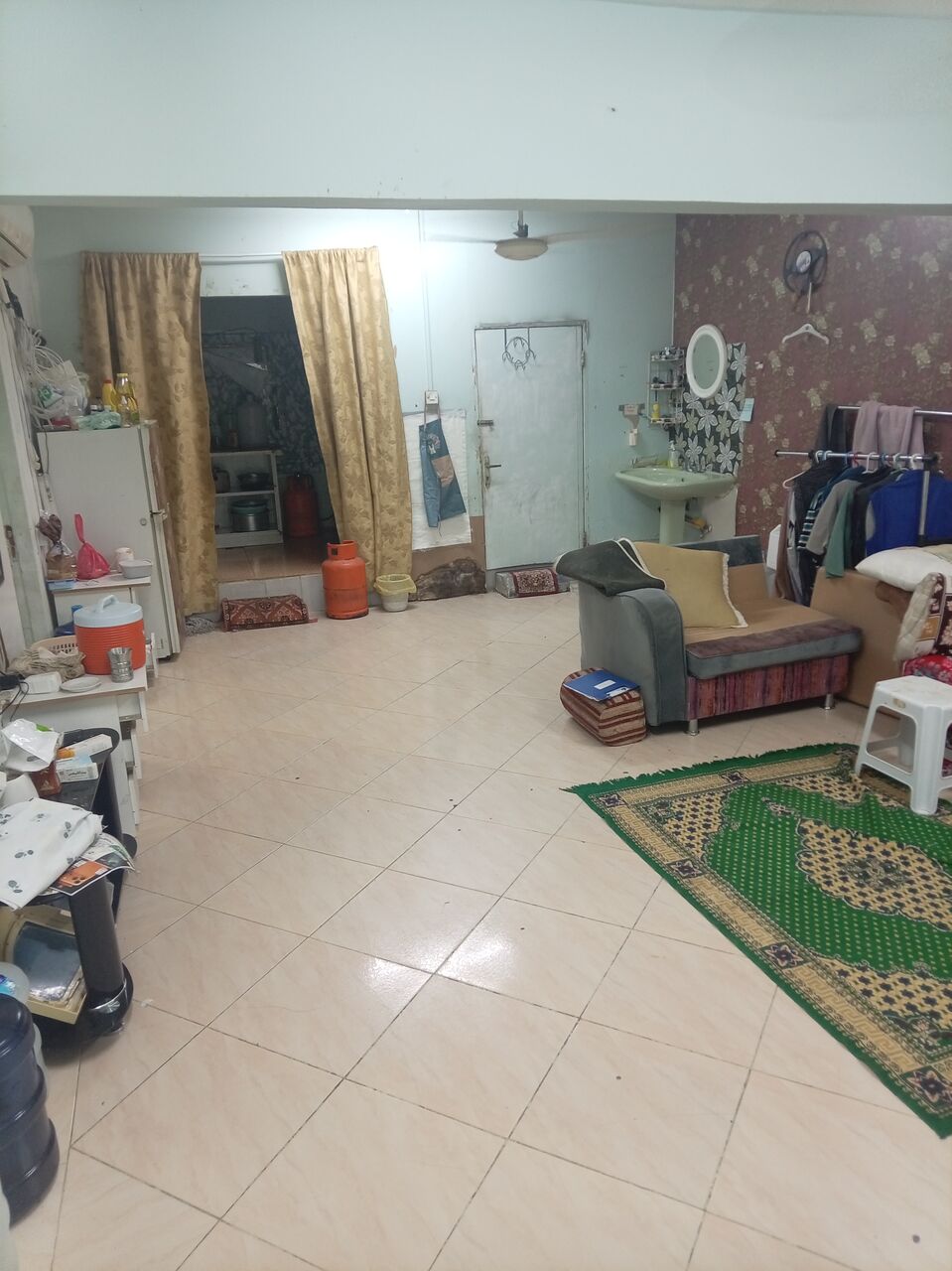 Makkah, Bedspace For Rent, SAR 500/month,  Bedspace Available For A Person(Pakistani Preferably) Flat Available In Al Zahir Makkah