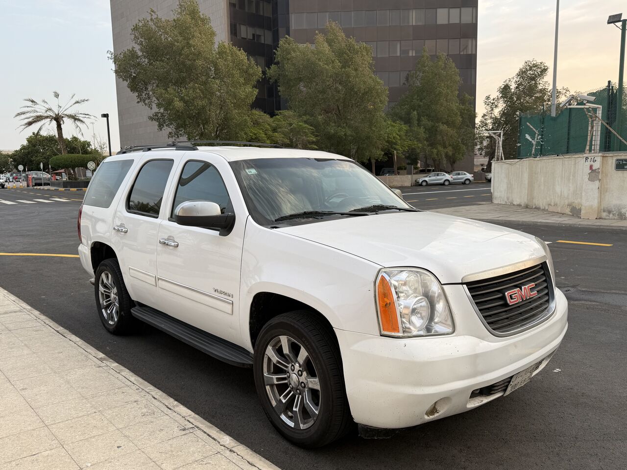Jeddah, Vehicles, Cars & Trucks , SAR 46,  Gmc Yukon,  2013,  Automatic,  206431 KM,   Excellent Condition 4x4 Unique Number Plate Just Take And Drive And Work Nee