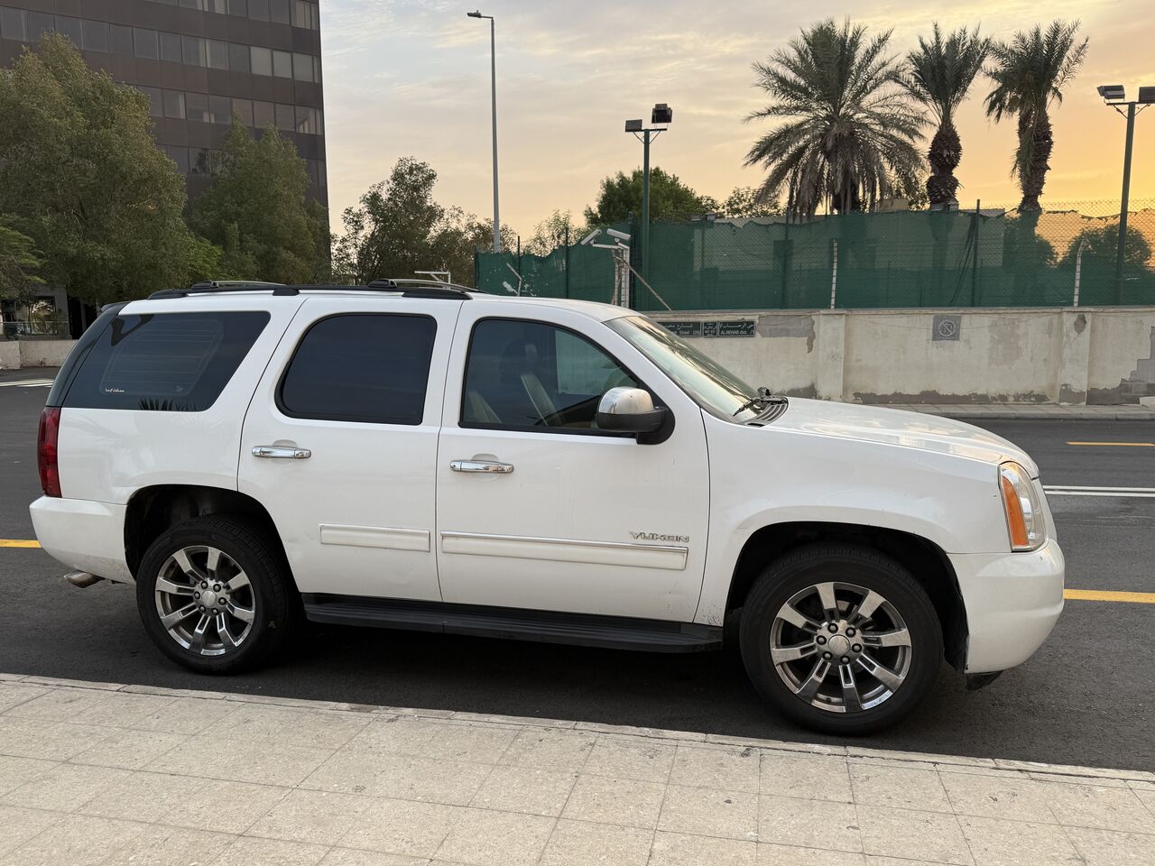Jeddah, Vehicles, Cars & Trucks , SAR 46,  Gmc Yukon,  2013,  Automatic,  206431 KM,   Excellent Condition 4x4 Unique Number Plate Just Take And Drive And Work Nee