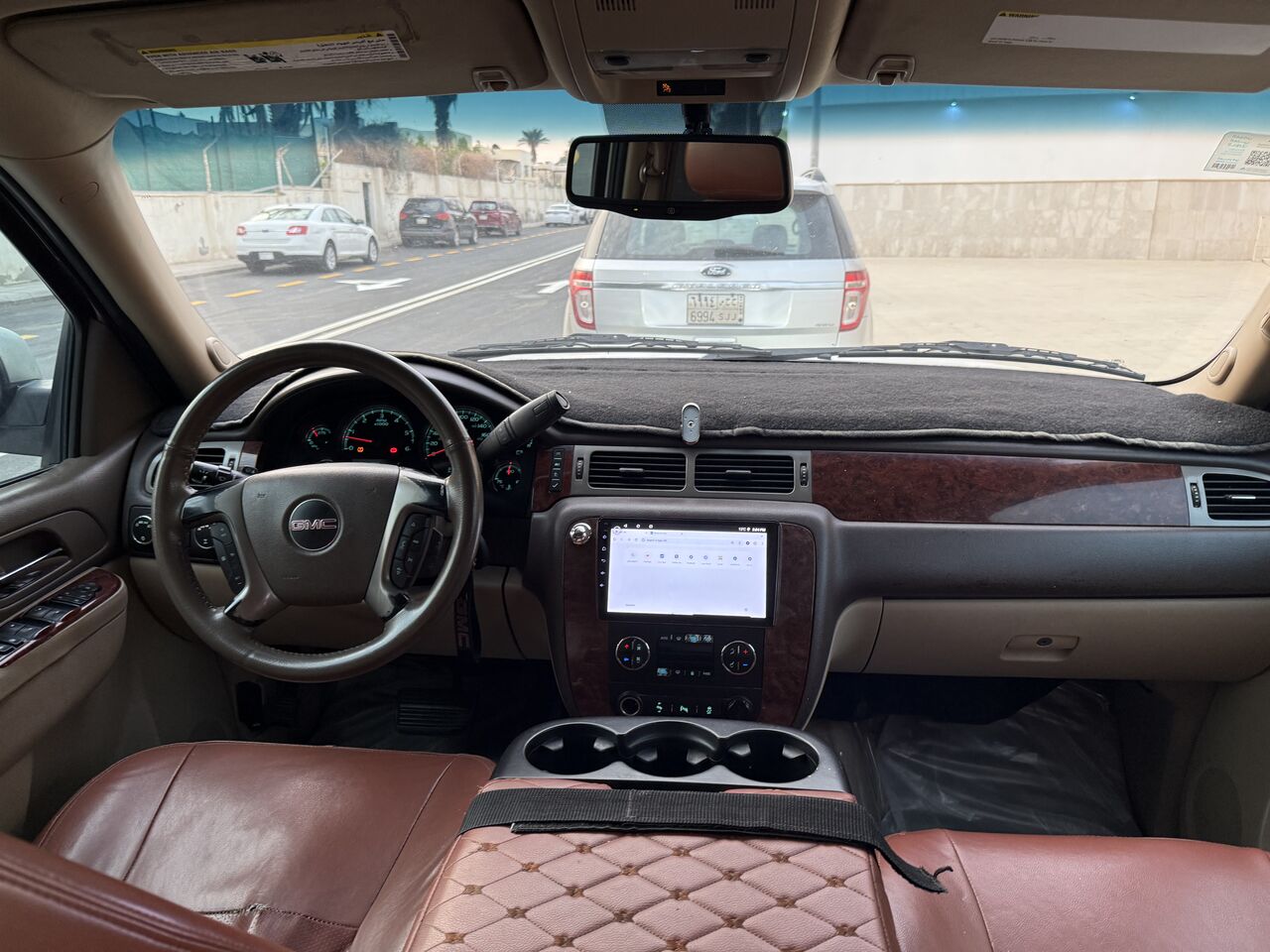 Jeddah, Vehicles, Cars & Trucks , SAR 46,  Gmc Yukon,  2013,  Automatic,  206431 KM,   Excellent Condition 4x4 Unique Number Plate Just Take And Drive And Work Nee