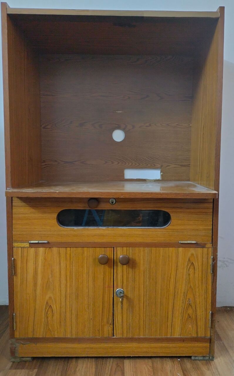 Hara, Free Items, TV Stand & Chair For Free