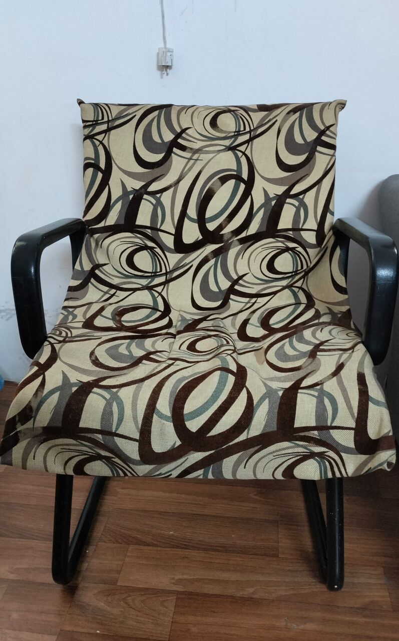 Hara, Free Items, TV Stand & Chair For Free