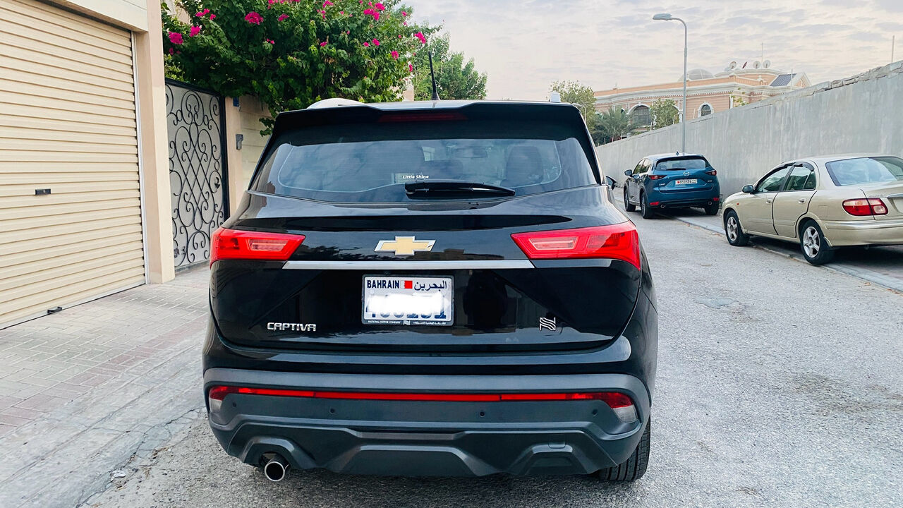 Manama, Vehicles, Cars & Trucks , BHD 3200,  Chevrolet Captiva,  2021,  Automatic,  95000 KM,   , Mid-option, 7-seater,