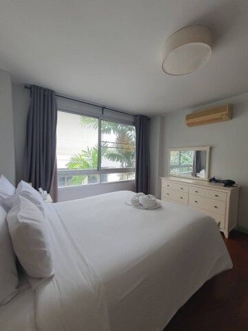 Bangkok, Villas, THB 25000,  58 Sq. Meter,  49 Plus Clean Private Spacious 4th Floor BTS Thonglor