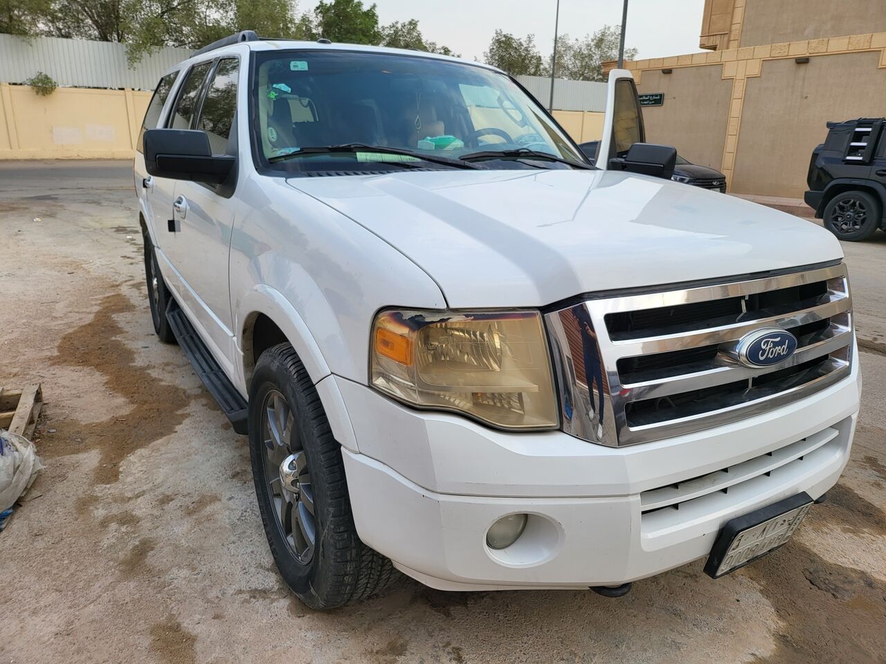 Riyadh, Vehicles, Cars & Trucks , SAR 42000,  Ford Expedition XLT,  2012,  Automatic,  277000 KM,    Model, Second Owner, 277K Mileage
