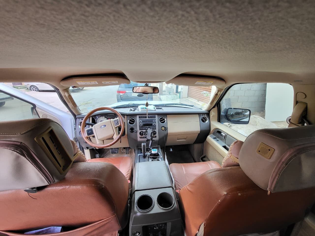 Riyadh, Vehicles, Cars & Trucks , SAR 42000,  Ford Expedition XLT,  2012,  Automatic,  277000 KM,    Model, Second Owner, 277K Mileage