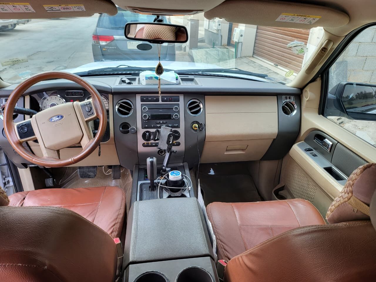 Riyadh, Vehicles, Cars & Trucks , SAR 42000,  Ford Expedition XLT,  2012,  Automatic,  277000 KM,    Model, Second Owner, 277K Mileage