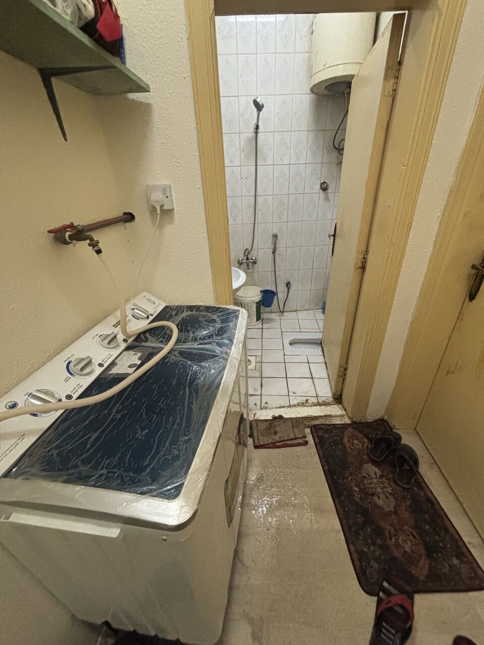 Al Malaz, Rooms for Rent, SAR 1150/month,  Single Room (for Batchelor )Available For Rent In 2BR Flat For Tamil Person