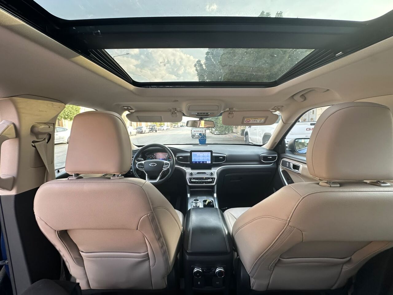 Riyadh, Vehicles, Cars & Trucks , SAR 118000,  Ford Explorer XLT,  2021,  Automatic,  71000 KM,    With Panorama Sunroof N 4x4 (1st Owner) N 100% Accident Free N Low