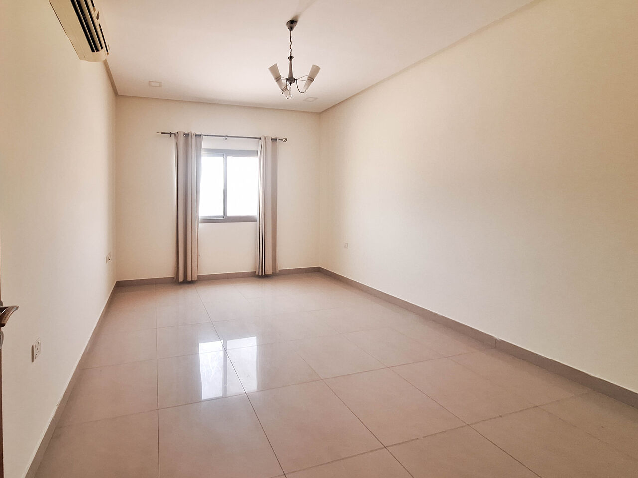 Saar, Apartments, Flats, Houses & Villas, BHD 250/month,  2 BR,  For Rent A Semi Furnished Apartment In Saar Area Near Alnakheel Center And Saar Mall.
