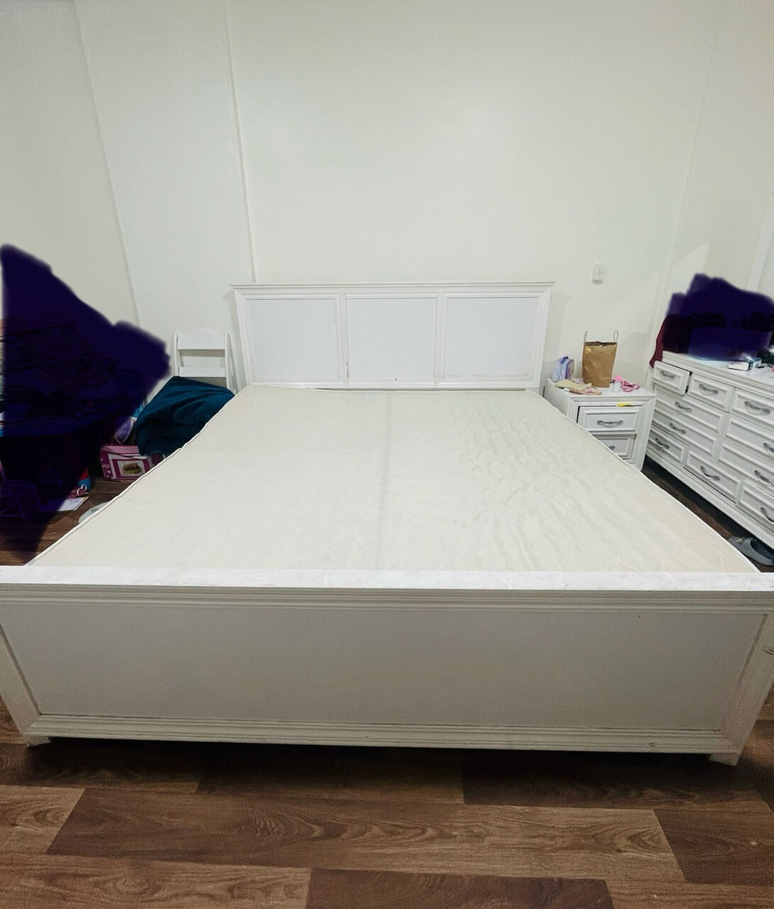 Riyadh, Furniture, SAR 1400,  Complete White Bed Set With Matress  In A Perfect Condition
