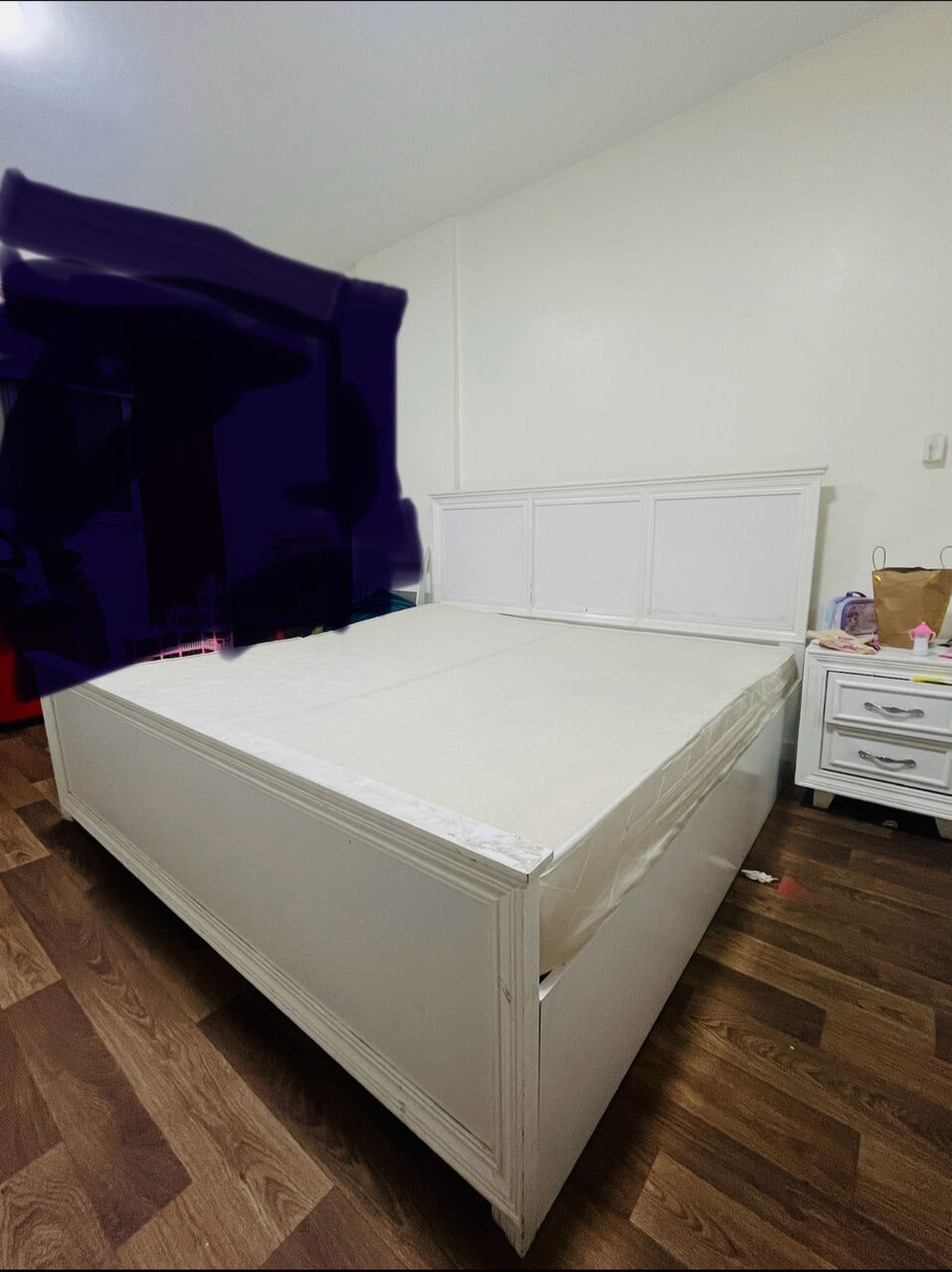 Riyadh, Furniture, SAR 1400,  Complete White Bed Set With Matress  In A Perfect Condition
