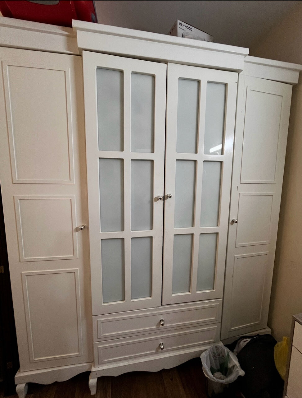 Riyadh, Furniture, SAR 1400,  Complete White Bed Set With Matress  In A Perfect Condition