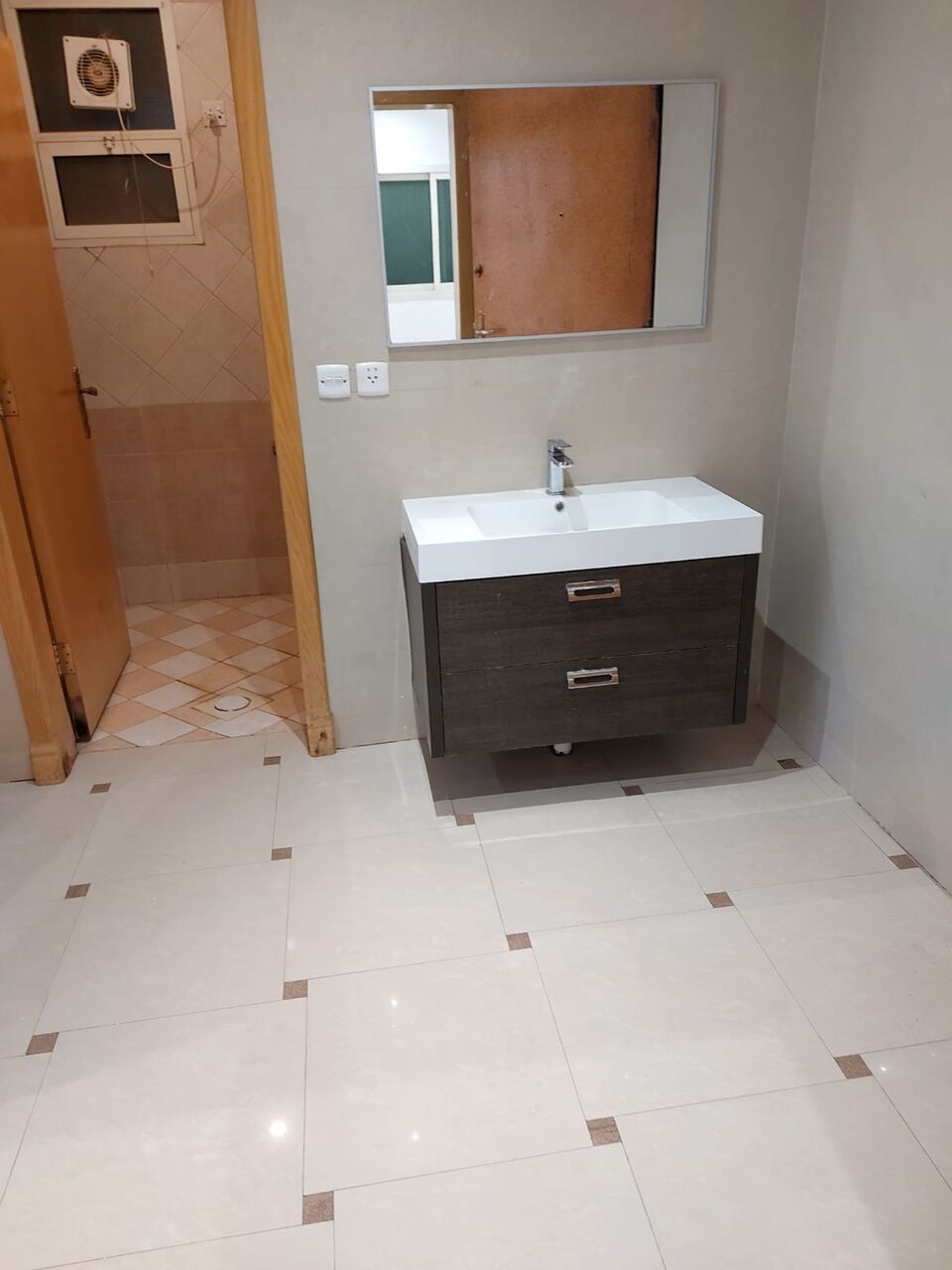 Al Rabwah, Apartments, Flats, Houses & Villas, SAR 50500/year,  4 BR,  Large Size Apartment First Floor With Big Size 4 Beadrooms
