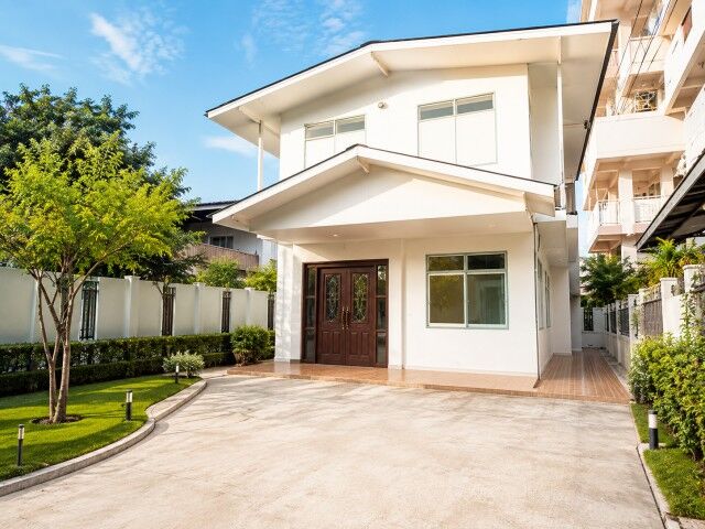 Bangkok, Villas, THB 29998,  52 Sq. Feet,  True Digital Park 600 M. Near BTS Udomsuk 499 M. 2-story Detached House For Rent 7-11 50