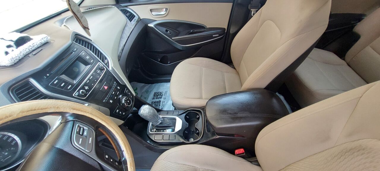 Yanbu, Vehicles, Cars & Trucks , SAR 34500,  Hundai Santafee,  2016,  Automatic,  254000 KM,  Hyundai Santa Fe  &ndash; Panoramic Roof &ndash; Immediate Sale