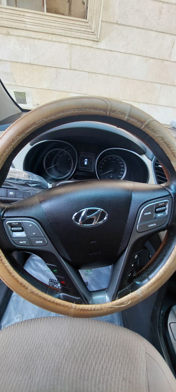 Yanbu, Vehicles, Cars & Trucks , SAR 34500,  Hundai Santafee,  2016,  Automatic,  254000 KM,  Hyundai Santa Fe  &ndash; Panoramic Roof &ndash; Immediate Sale