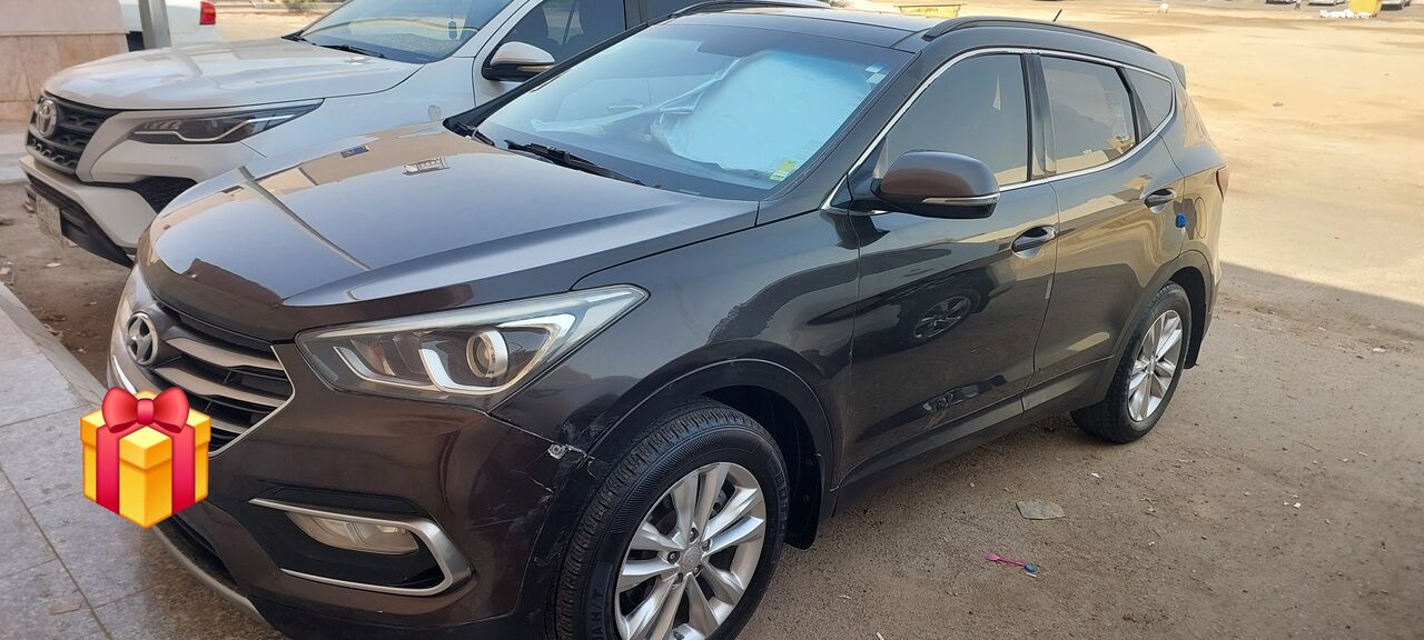 Yanbu, Vehicles, Cars & Trucks , SAR 34500,  Hundai Santafee,  2016,  Automatic,  254000 KM,  Hyundai Santa Fe  &ndash; Panoramic Roof &ndash; Immediate Sale