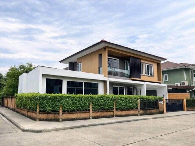 Bangkok, Real Estate For Sale, THB 9800000,  4 BR,  73 Sq. Feet,  2-storey Detached House For Sale, Corner House, 73.60 Sq M, Golden Village On Nut -