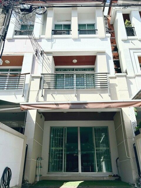 Bangkok, Villas, THB 20000,  18 Sq. Feet,  3-story Townhome For Rent, Baan Klang Muang The Paris Rama 9 � Krungthep Kreetha 7, Near