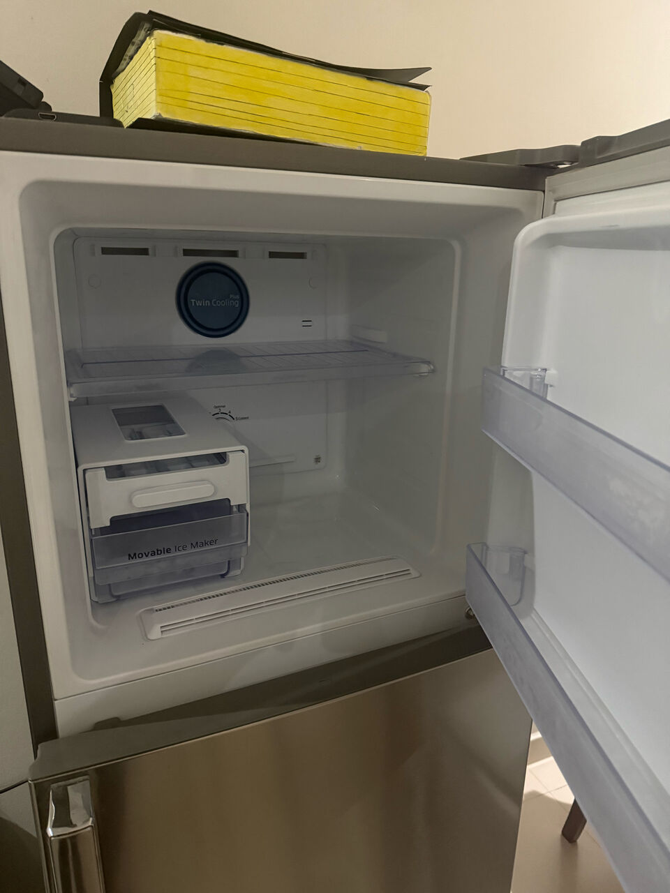 Khobar, Appliances, SAR 950,  For Sale &ndash; Samsung 300L Double Door Refrigerator