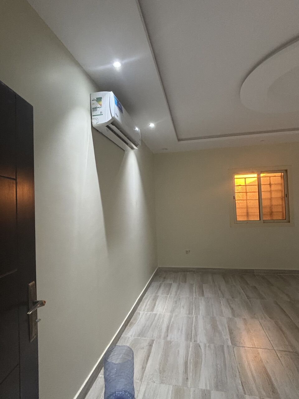 Jeddah, Rooms for Rent, SAR 1000/month,  400 Sq. Meter,  Spacious Room For Rent In Al Khomrah, Jeddah. Includes Water And Electricity Bill