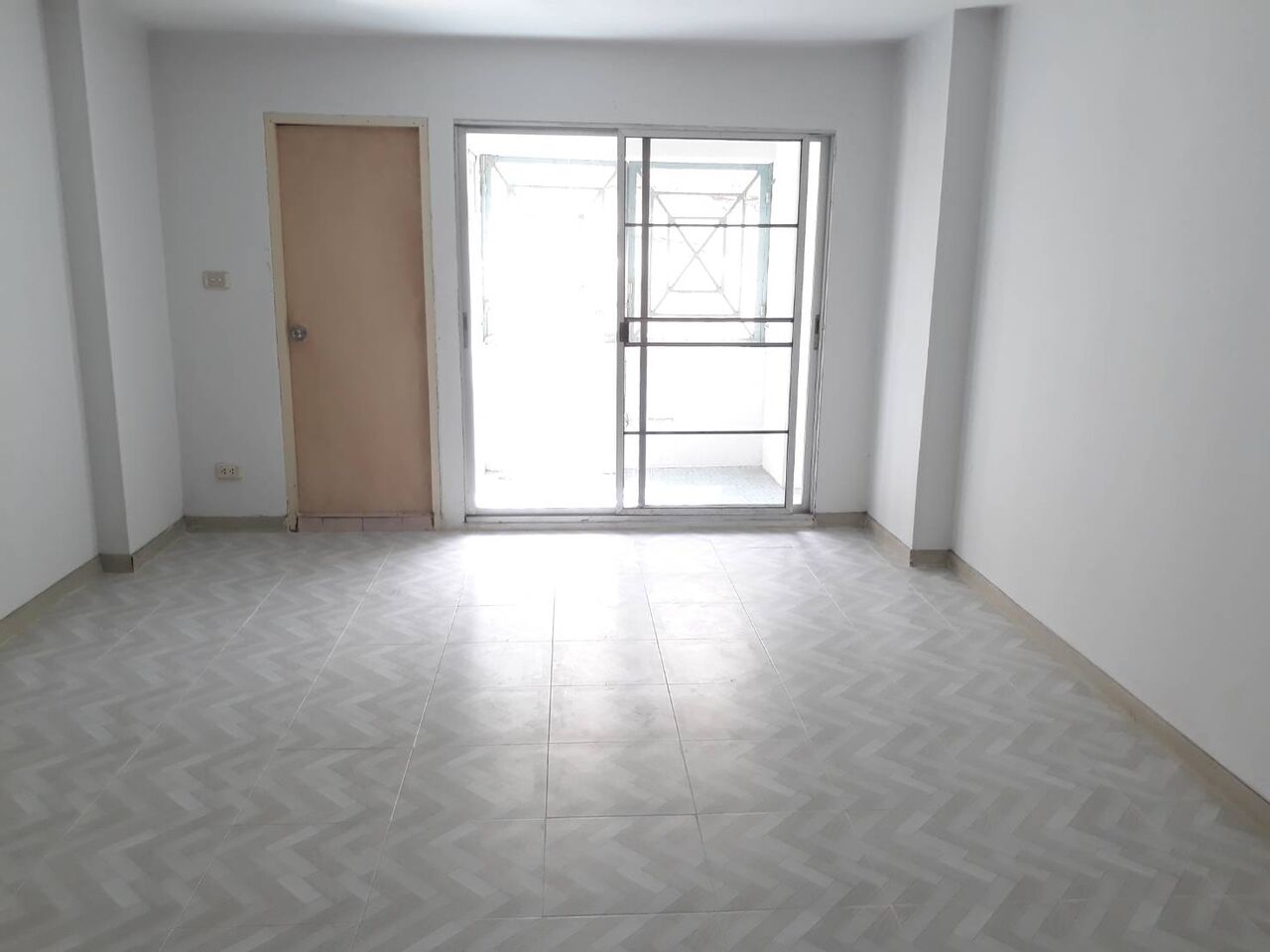 Bangkok, Villas, THB 4500,  0 Sq. Feet,  Small Storage Room For Rent, Chaengwattana 14, Near The Pink Line. Baan Suan