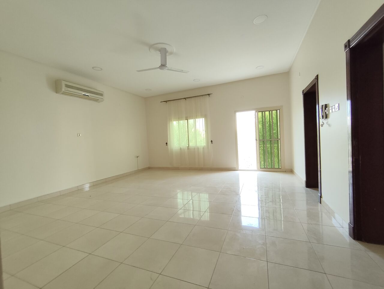 Saar, Apartments, Flats, Houses & Villas, BHD 250/year,  2 BR,  Saar:- Spacious 2Bhk Flat On Rent With Ewa..