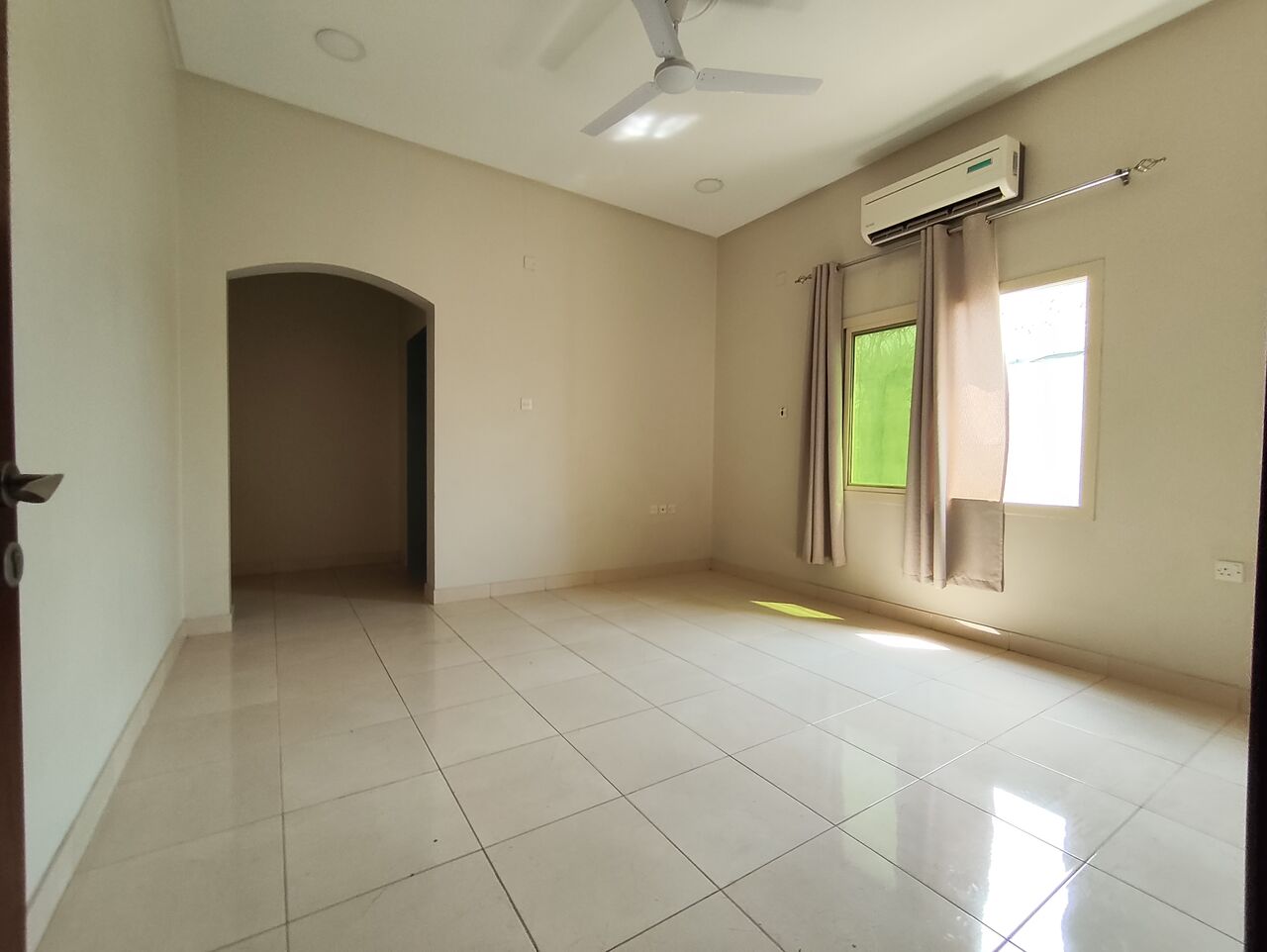 Saar, Apartments, Flats, Houses & Villas, BHD 250/year,  2 BR,  Saar:- Spacious 2Bhk Flat On Rent With Ewa..