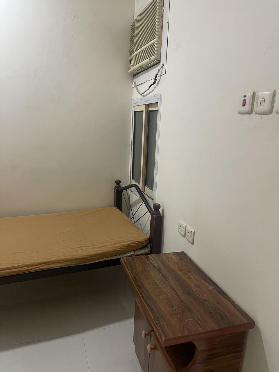 Al Wizarat, Housing Exchanges, SAR 1100/month,  1 BR,  One Room Is Available With Ac , Bed & Cupboard Prefered Only For Indians