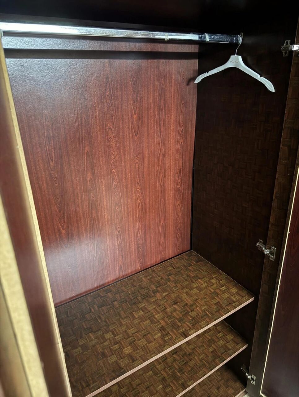 Al Wizarat, Furniture, SAR 500,  Furniture (Double Bedset, Wardrobe, Bed-side Tables)