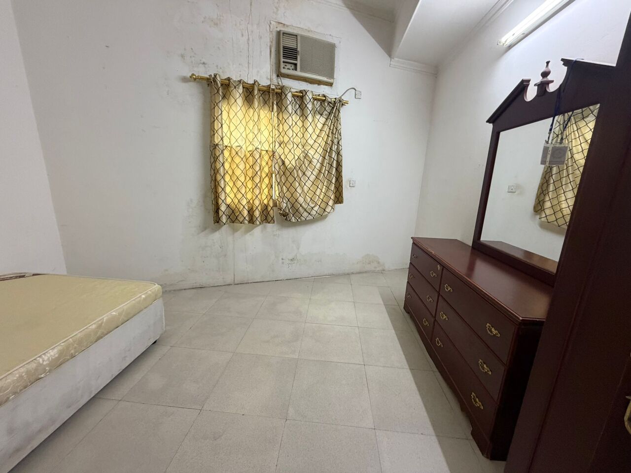 Salmaniya, Housing Exchanges, 2 BR,  2 BHK ,1 Bedroom,Hall ,kitchen, Furnished Apartment For Rent Salmaniya BHD 220 ,EWA Limit