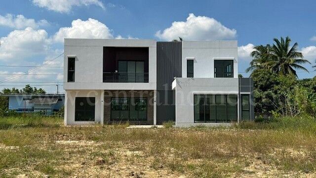 Bangkok, Real Estate For Sale, THB 14900000,  6 BR,  652 Sq. Feet,  Reserve Quickly, Detached House With Land 1-2-52.4 Rai, Next To Phetkasem Road, Nong Pho,