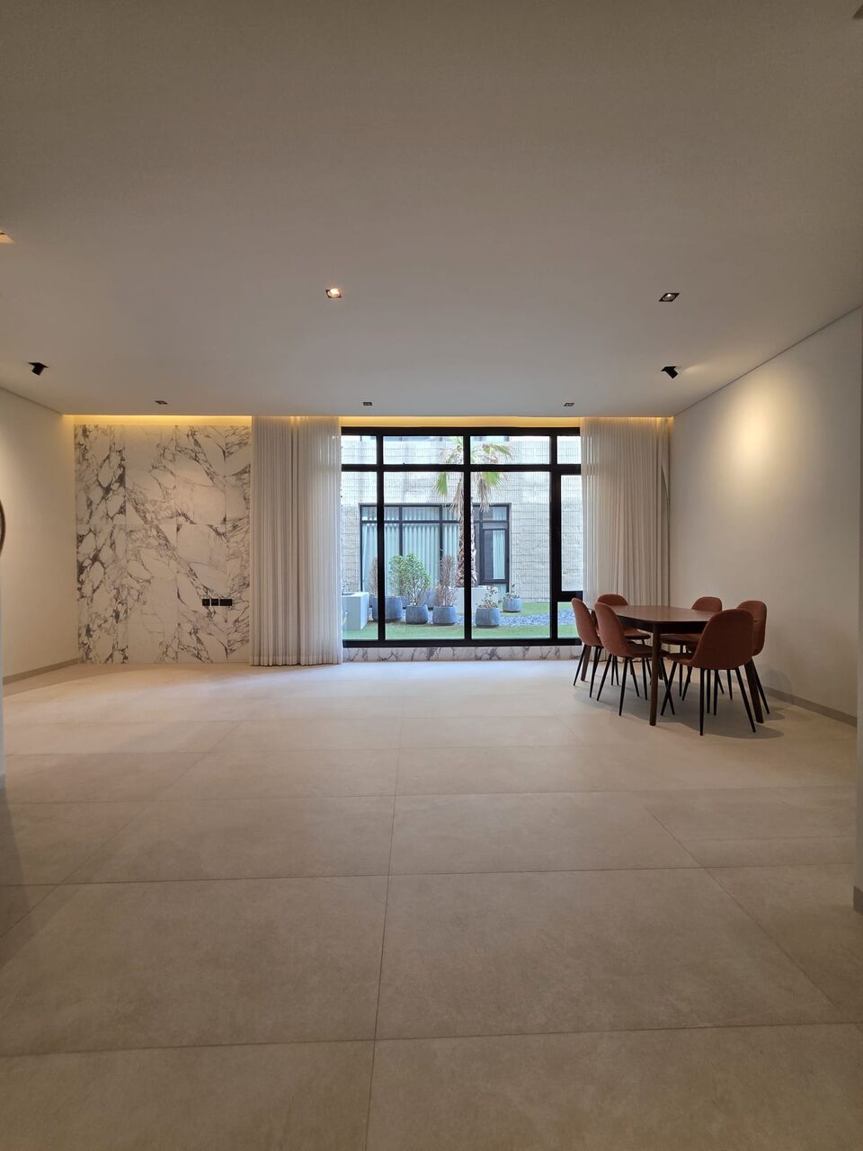 Kuwait City, Apartments, Flats, Houses & Villas, KWD 600/month,  2 BR,  For Rent To Families Only: Apartment In Jabriya