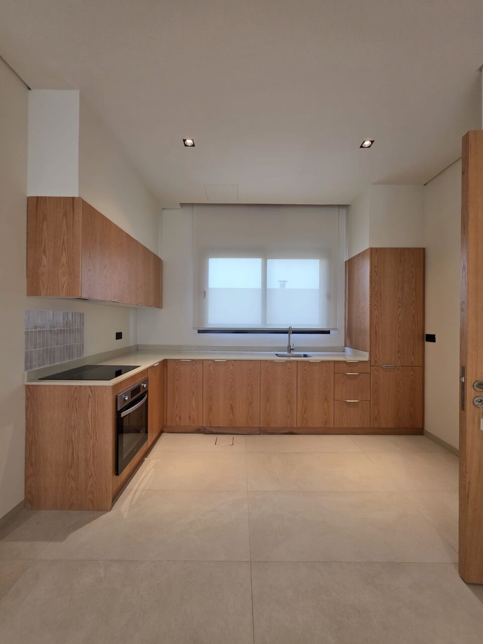 Kuwait City, Apartments, Flats, Houses & Villas, KWD 600/month,  2 BR,  For Rent To Families Only: Apartment In Jabriya