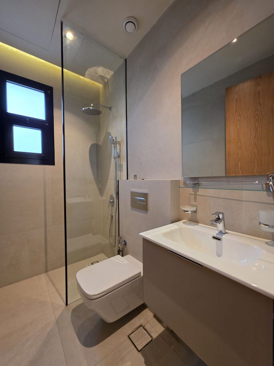 Kuwait City, Apartments, Flats, Houses & Villas, KWD 600/month,  2 BR,  For Rent To Families Only: Apartment In Jabriya