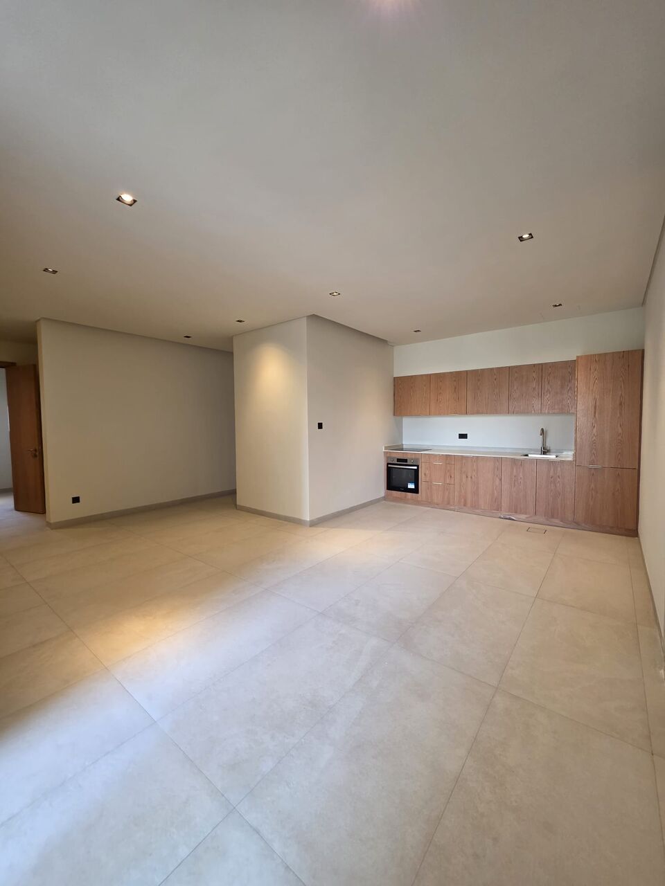 Kuwait City, Apartments, Flats, Houses & Villas, KWD 650/month,  3 BR,  For Rent To Families Only: Apartment In Jabriya With A Large Living Room