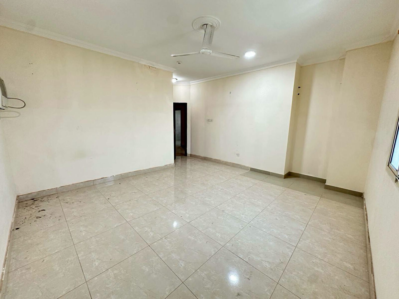 Gudaibiya, Apartments, Flats, Houses & Villas, BHD 210/month,  2 BR,  Gudaibiya :- 2BHK Unfurnished Flat On Rent With Only A/Cs . Close To Shura Council. Bd 210