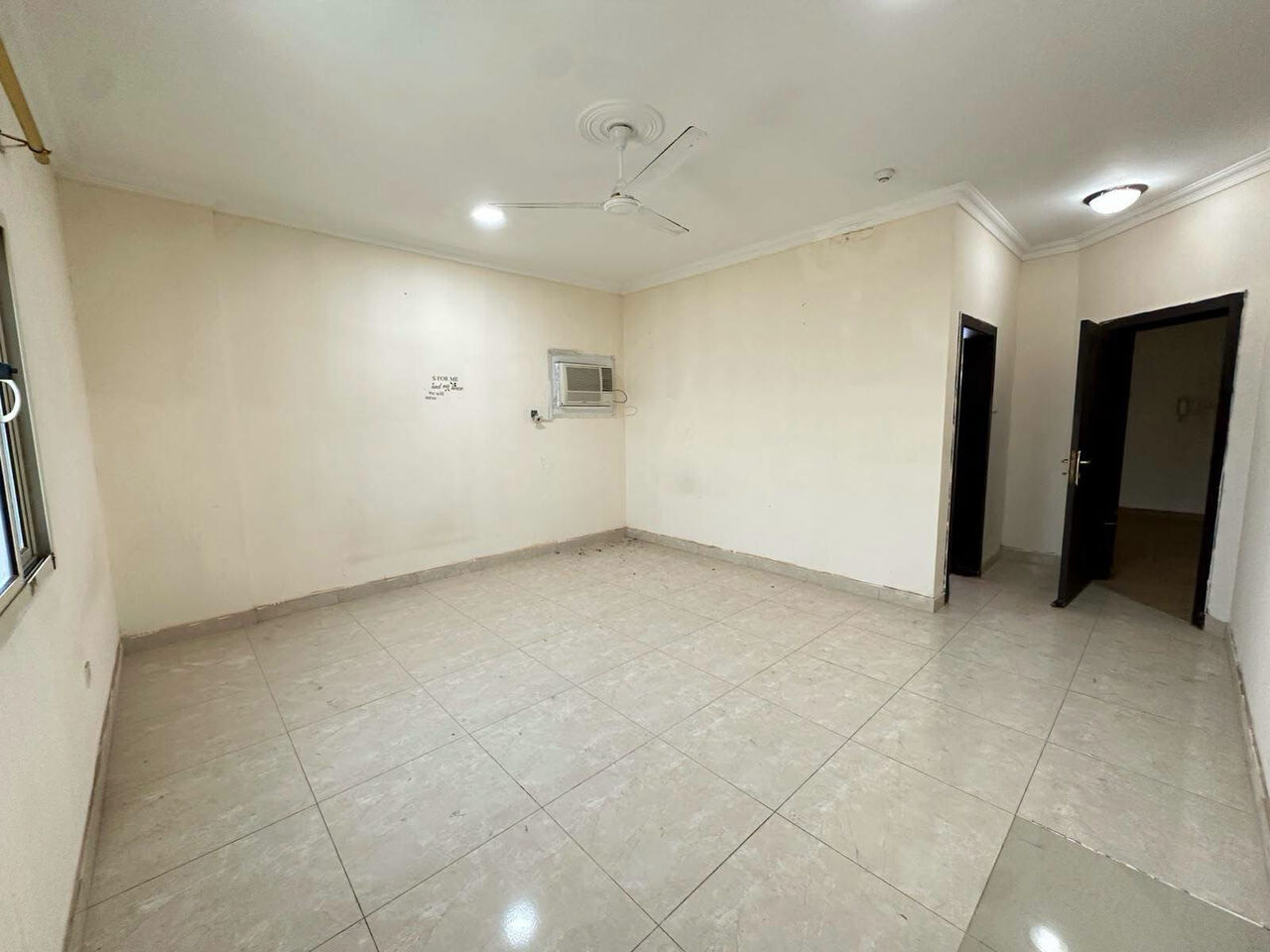 Gudaibiya, Apartments, Flats, Houses & Villas, BHD 210/month,  2 BR,  Gudaibiya :- 2BHK Unfurnished Flat On Rent With Only A/Cs . Close To Shura Council. Bd 210