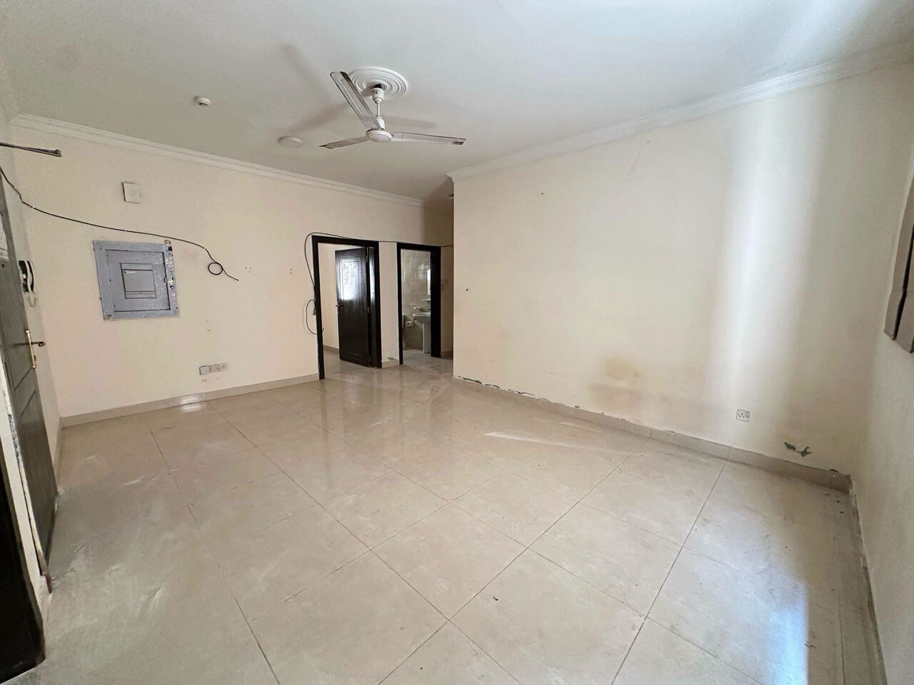 Gudaibiya, Apartments, Flats, Houses & Villas, BHD 250/month,  2 BR,  Gudaibiya :- 3BHK Unfurnished Flat On Rent.  📍Close To Shura Council.Bd 250/- Without EWA