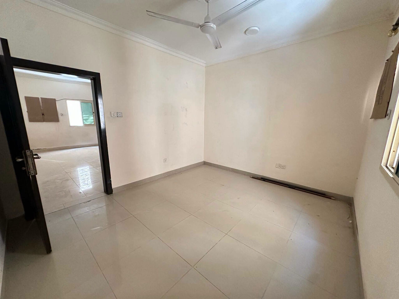 Gudaibiya, Apartments, Flats, Houses & Villas, BHD 250/month,  2 BR,  Gudaibiya :- 3BHK Unfurnished Flat On Rent.  📍Close To Shura Council.Bd 250/- Without EWA