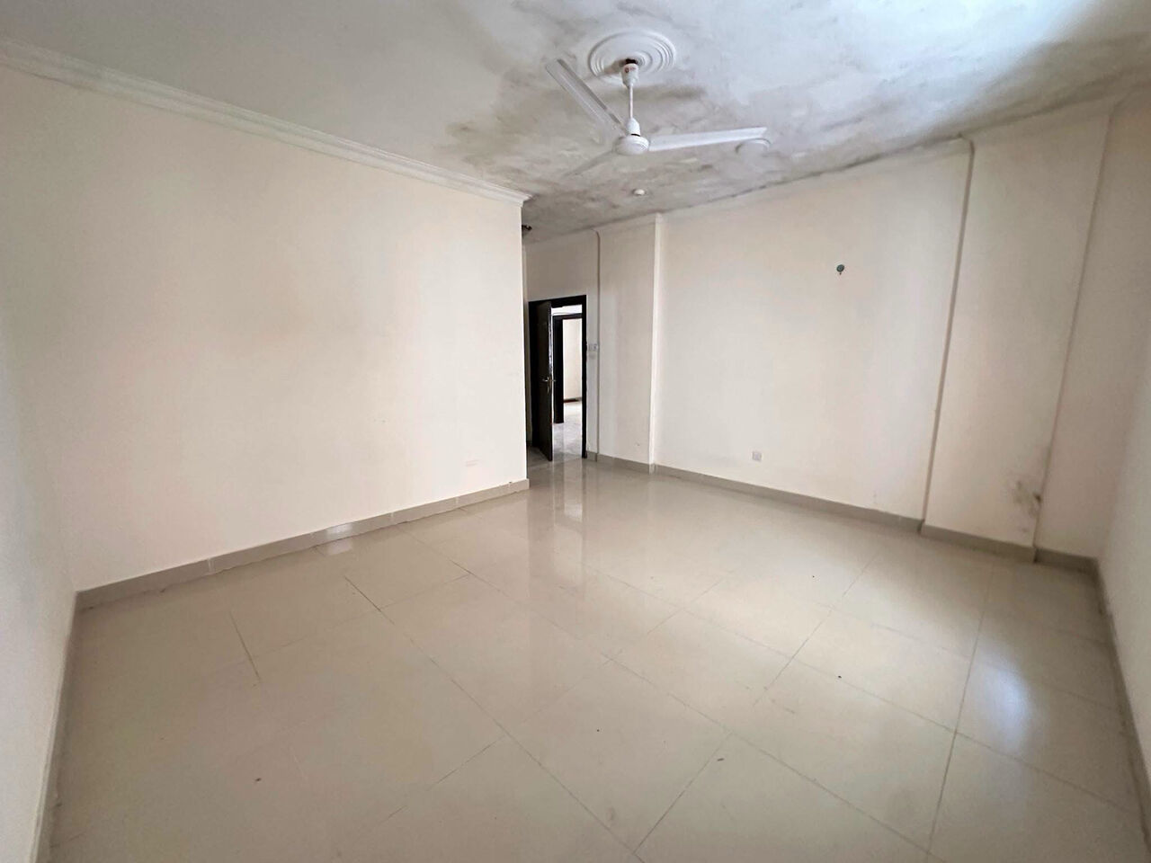Gudaibiya, Apartments, Flats, Houses & Villas, BHD 250/month,  2 BR,  Gudaibiya :- 3BHK Unfurnished Flat On Rent.  📍Close To Shura Council.Bd 250/- Without EWA