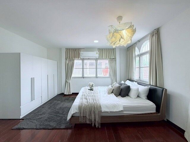 Bangkok, Villas, THB 120000,  70 Sq. Feet,  Code C7257 Single House For Rent. Central Location Ratchadaphisek, Huai Khwang, Pracharat
