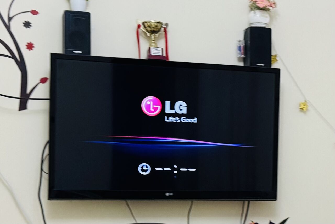 Madinat Al Ummal, Electronics, SAR 300,  I Want Sell My LG TV 43 Inch (not Smart Tv )