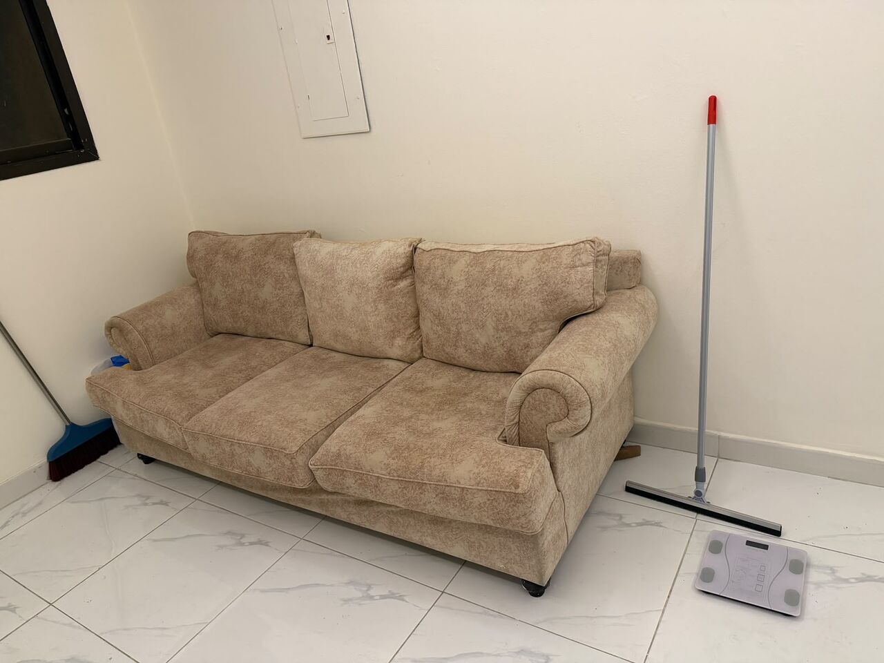 Akrabia, Household Items, SAR 550,  Washing Machine & Sofa Set