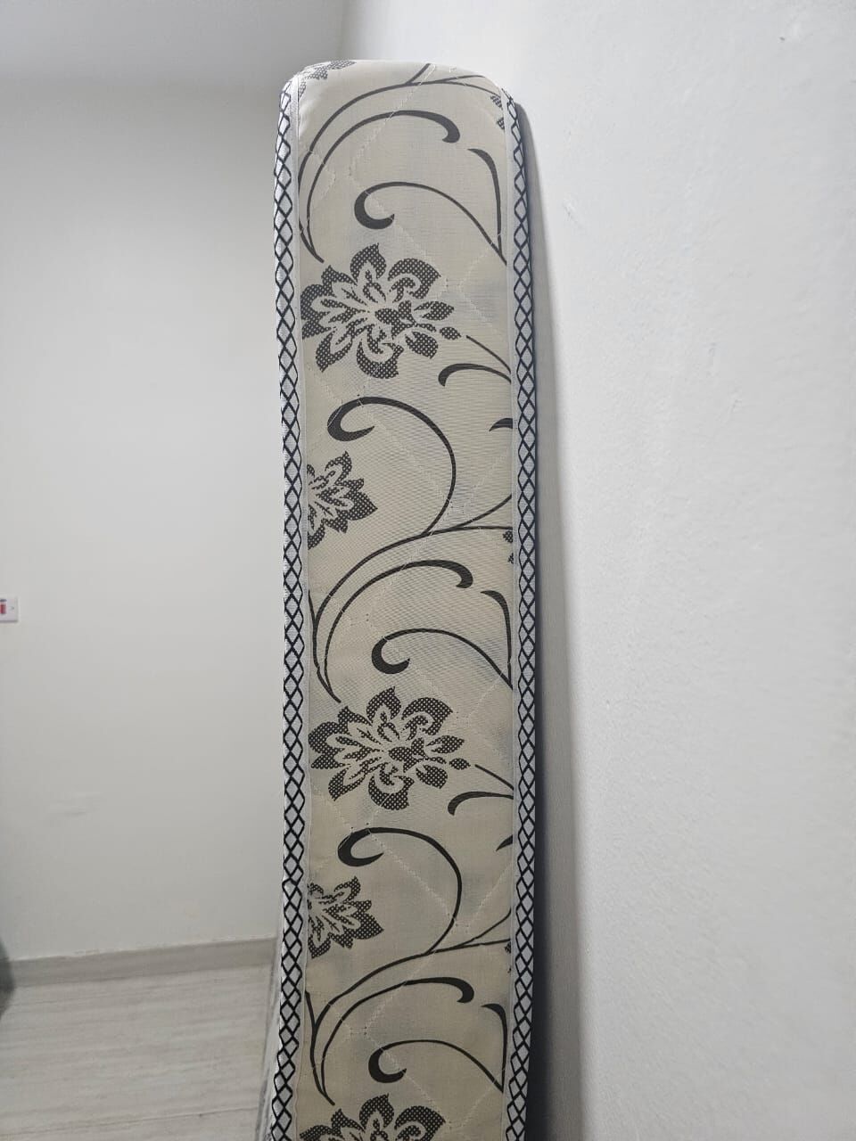 Jeddah, Household Items, SAR 50,  King Size Mattress &ndash; 200 × 200 Cm For Sale &ndash; SAR 50 (First Owner)