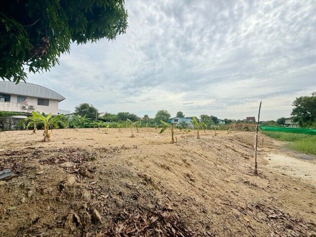 Bangkok, Villas, THB 16999,  203 Sq. Feet,  Near BRT Taling Chan, 1.3 Km, Filled In And Higher Than The Road. Thung Mangkon-Suan Phak