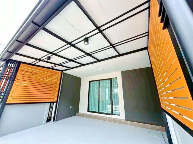 Bangkok, Villas, THB 23998,  25 Sq. Feet,  Near MRT Klong Kelantan, 1.6 Km., On Nut Intersection 44, Corner House With Furniture,