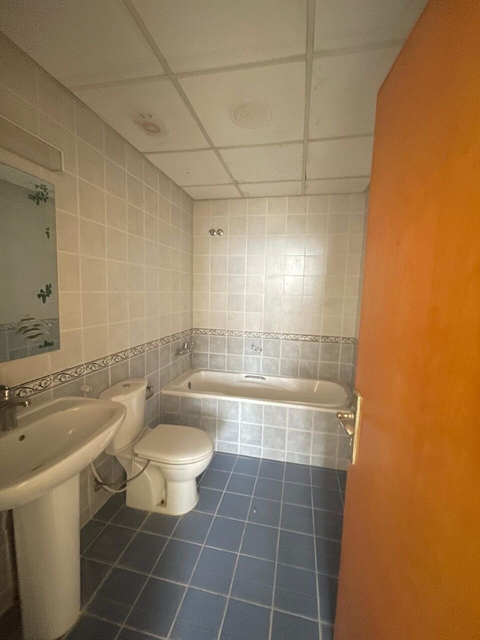 Zinj, Apartments, Flats, Houses & Villas, BHD 350/month,  2 BR,  2 Bedroom Flat Office Space For Rent